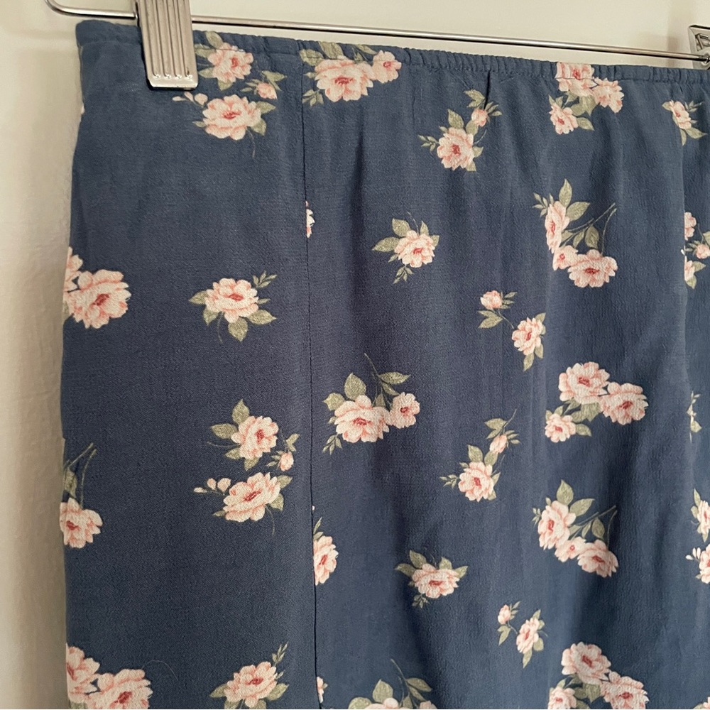 Floral mini skirt